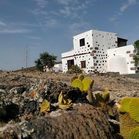 Lanzarote Casa Volcanica-Anclada Sobre La Lava Del Volcan Montana Blanca Zewnętrze zdjęcie