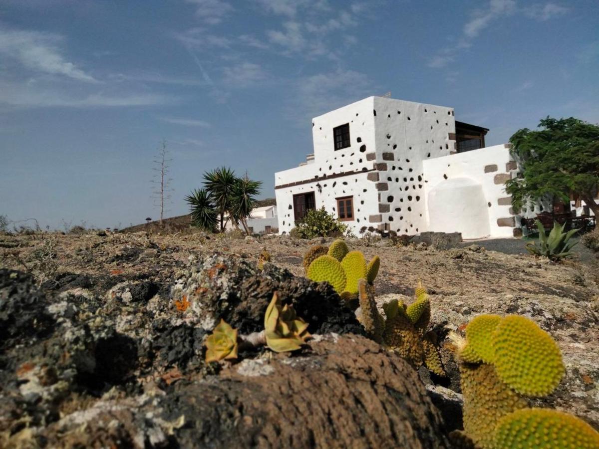 Lanzarote Casa Volcanica-Anclada Sobre La Lava Del Volcan Montana Blanca Zewnętrze zdjęcie