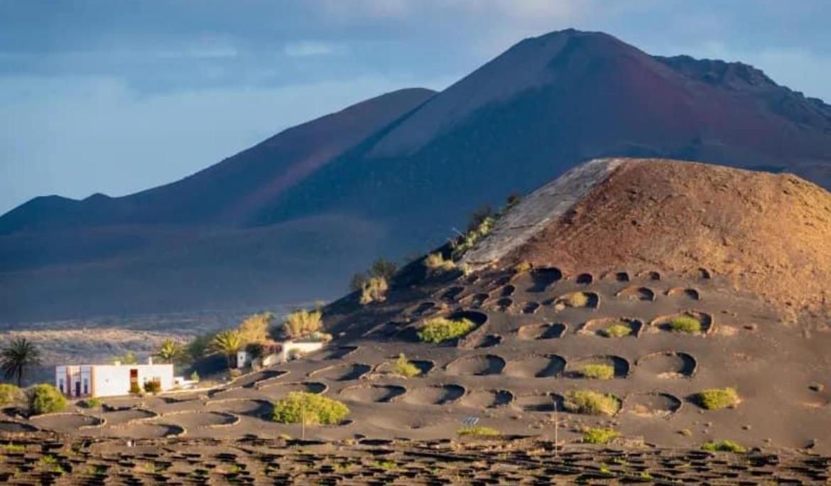 Lanzarote Casa Volcanica-Anclada Sobre La Lava Del Volcan Montana Blanca Zewnętrze zdjęcie